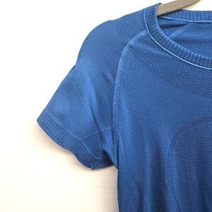 Lululemon Swiftly Tech Short Sleeve Crew | Women’s Size 6 Medium Blue
